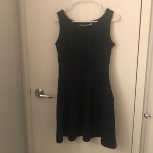 Navy Blue stretchy dress with fitted waist featur